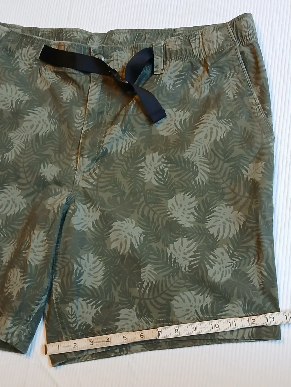 Duluth Trading Co Shorts Mens 2XL Green Palm Leaf Print Belted Standard Fit